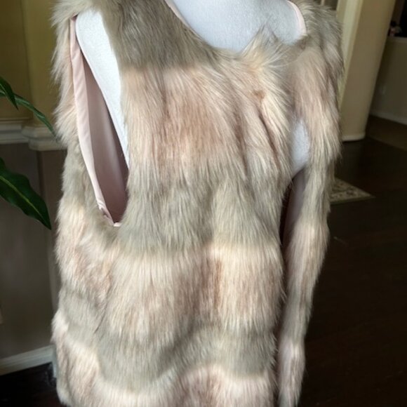 Signature Studio Faux Fur Sleeveless Vest Coat, XL, Color Taupe, NWT - Picture 2 of 4